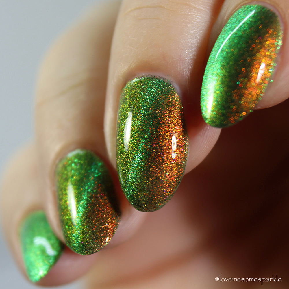 Forest Floor - A green nail polish with shimmer and magnetic effect Forest Floor - A green nail polish with shimmer and magnetic effect