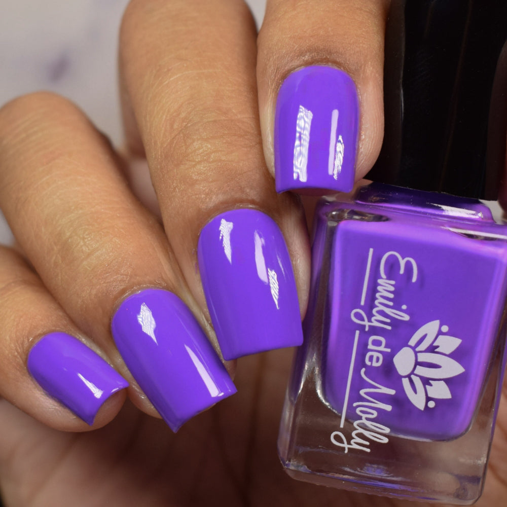  Studyo Emily セラミックカラフェ リラパープル Sovereign - A vibrant purple creme nail polish. – EmilydeMolly