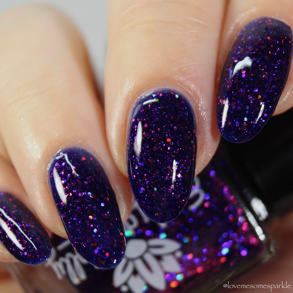 Dirty Mirror - A dusty blue nail polish with shimmer – EmilydeMolly
