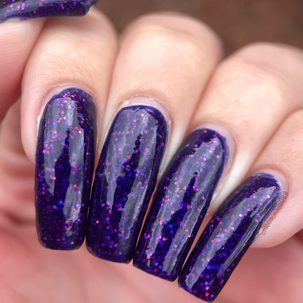 Dirty Mirror - A dusty blue nail polish with shimmer – EmilydeMolly